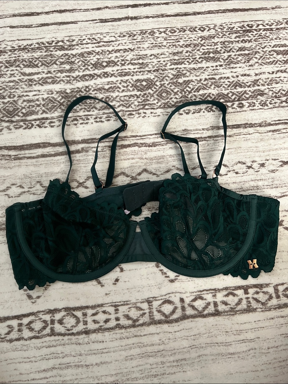 Gently green lace bra